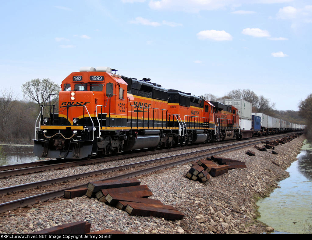 BNSF 1592